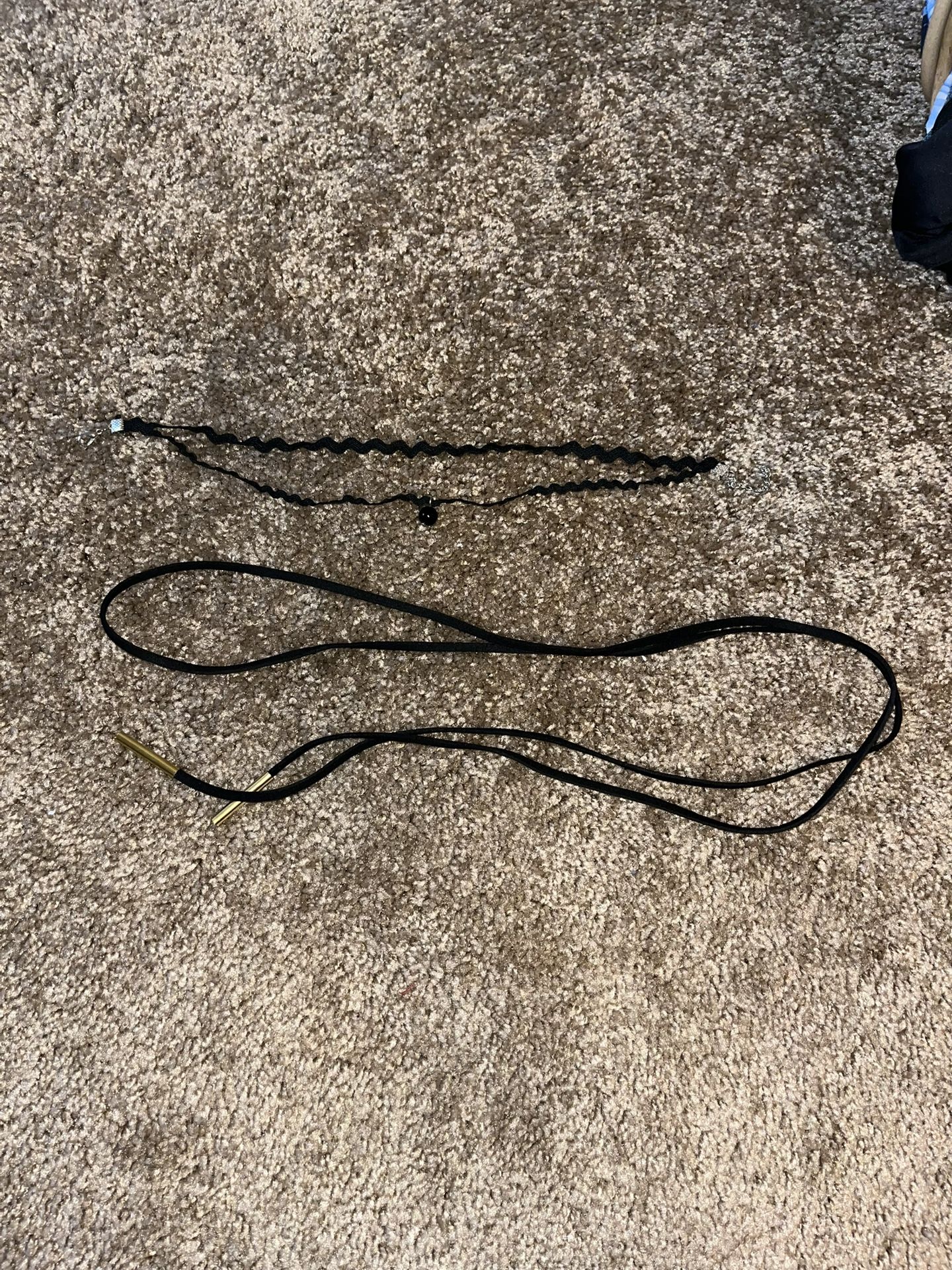 2 Chokers