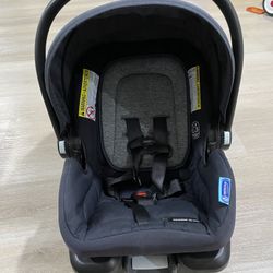 Graco  Car seat With Base 