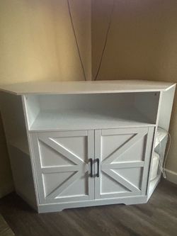 Corner TV Stand