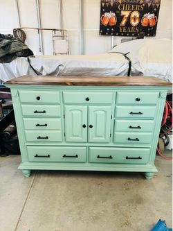 9 drawer mint green dresser