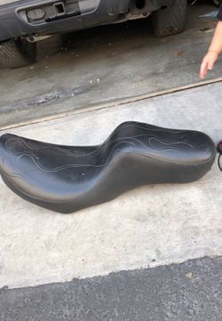 Seat off a 06 street bob