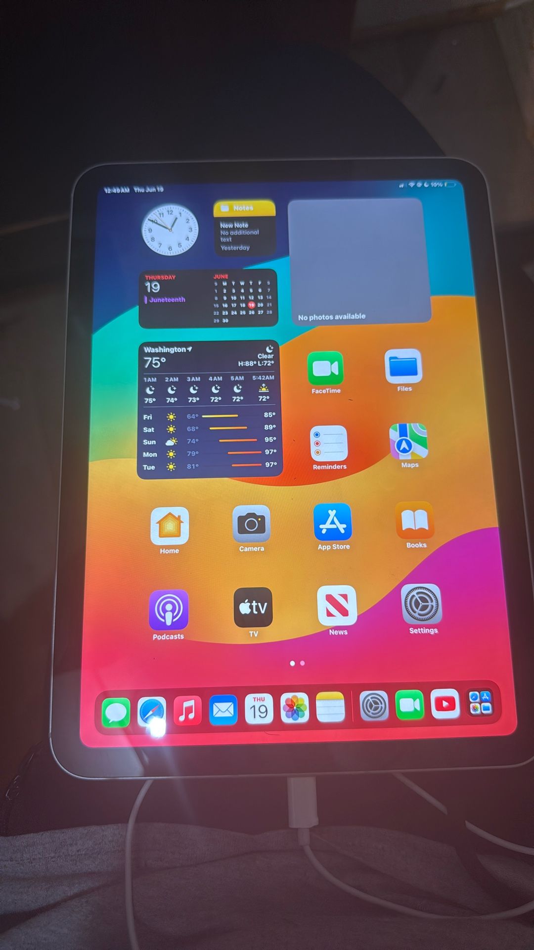 10th Generation iPad 64gb