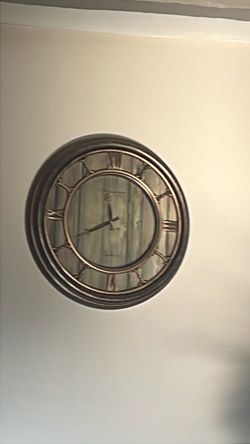 Round Decorative Wall Clock