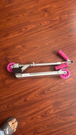 Girl scooter