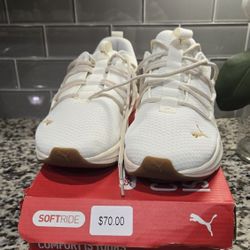 New Women's Puma Shoe size 9.5