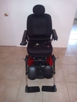 2011 Pride Jazzy 1113 ATS electric power mobility scooter chair with elevating leg rests.