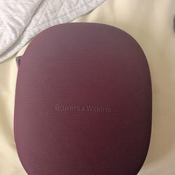 Bower & Wilkins Px8