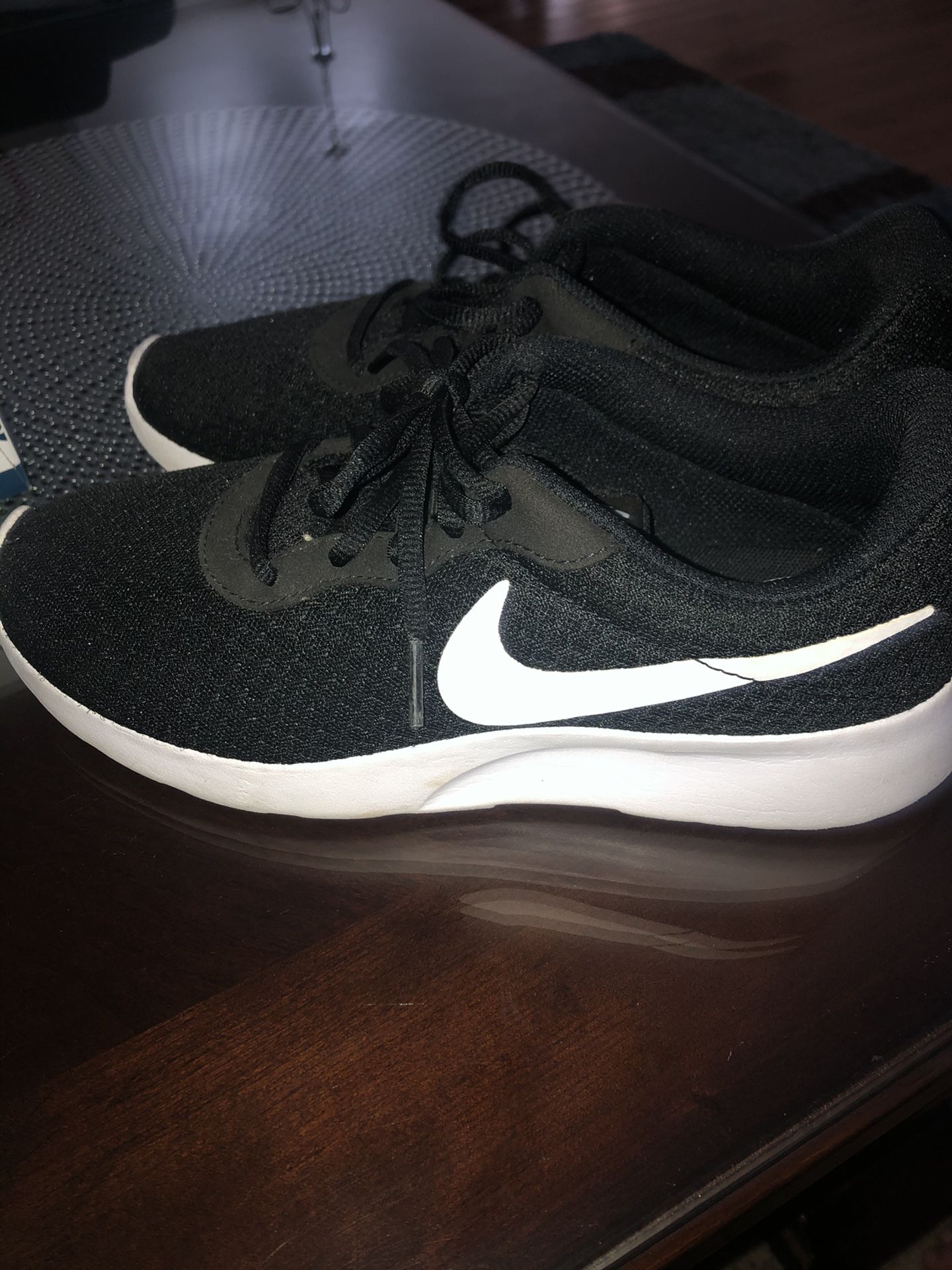 Nike shoes / size 8