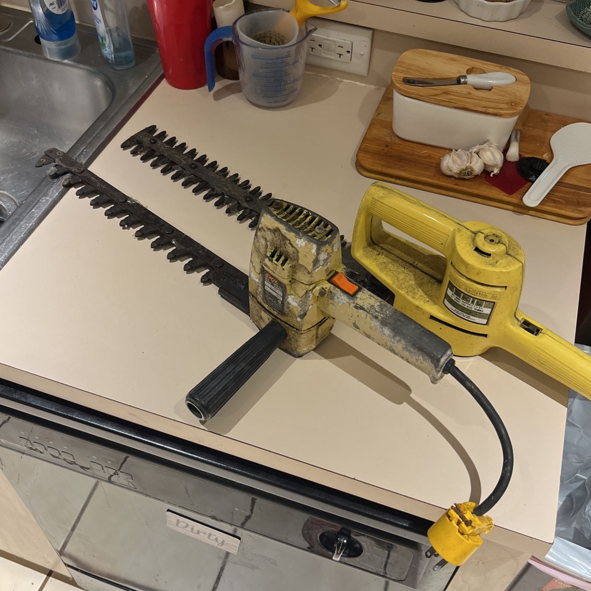 Vintage SKIL Hedge Trimmers. (2)