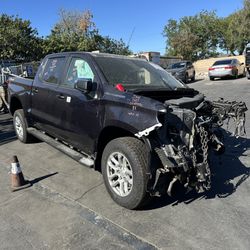 2022 Chevy Silverado 5.3L Crew Cab Short Bed For Parts Only