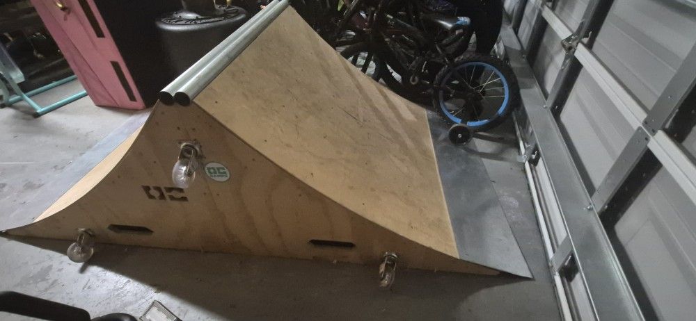 Skateboard Ramp