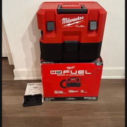 Milwaukee M12 FUEL 12-Volt Lithium-Ion Cordless 1.6 Gal. Wet/Dry Vacuum (Vacuum-Only)