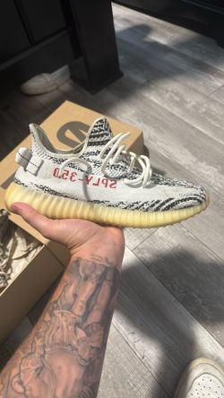 Yeezy 350 Zebra