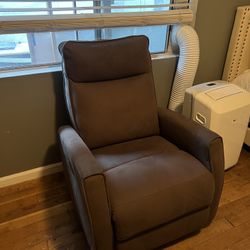 Brown Recliner Chair / Sofa