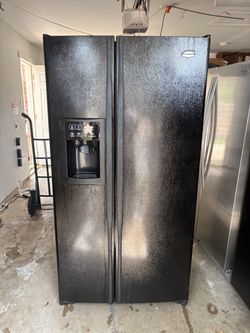 GENERAL ELÉCTRIC CONDITION REFRIGERATOR BLACK 36 INCHES ENFRIA CONGELA BIEN