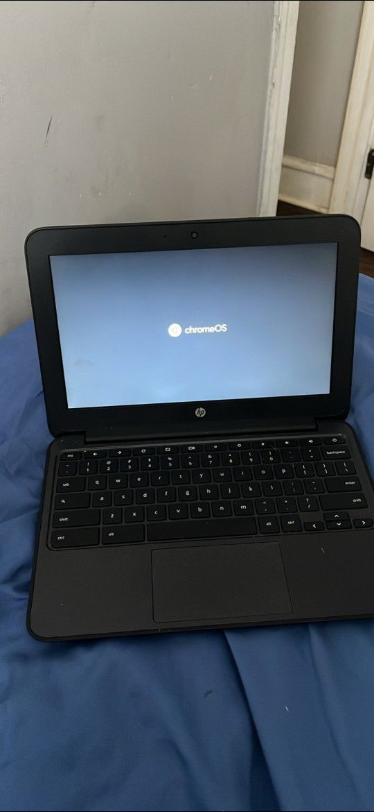 HP Chromebook 11 G6 11.6" Intel 2.40 GHz 4 GB RAM 16 GB eMMC Bluetooth Webcam SD