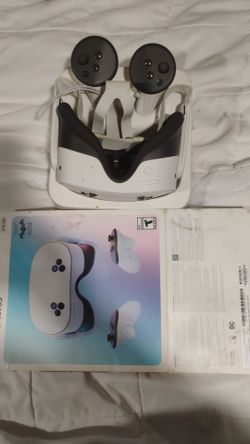 Meta Quest 3S.  256GB VR Headset with Controllers