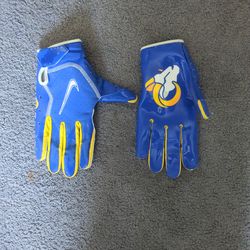 Game/practice worn Xavier smith gloves