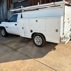 2005 Dodge Ram 2500 With Enclosed Utility Bed