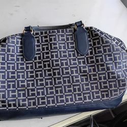 Navy blue Tommy Hilfiger purse