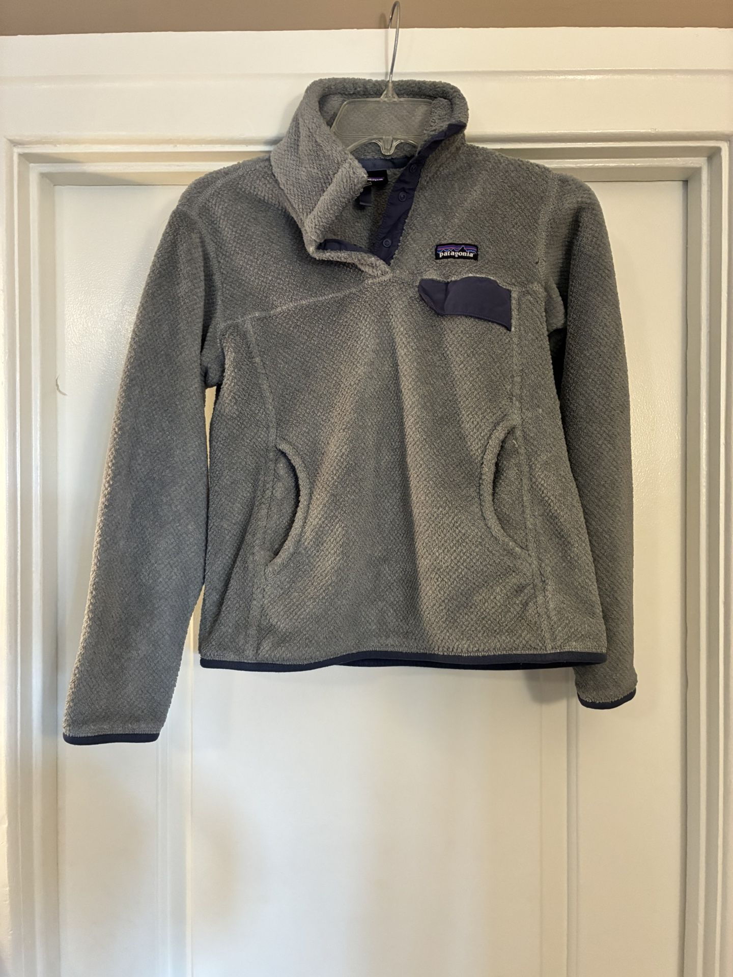 Patagonia Youth Size Small Fleece Sweater 