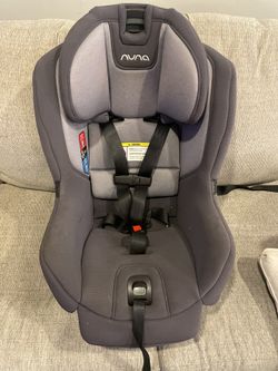 Nuna Rava Convertible Car seat
