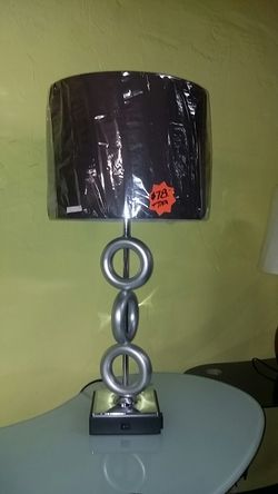 Table lamp w/power outlet