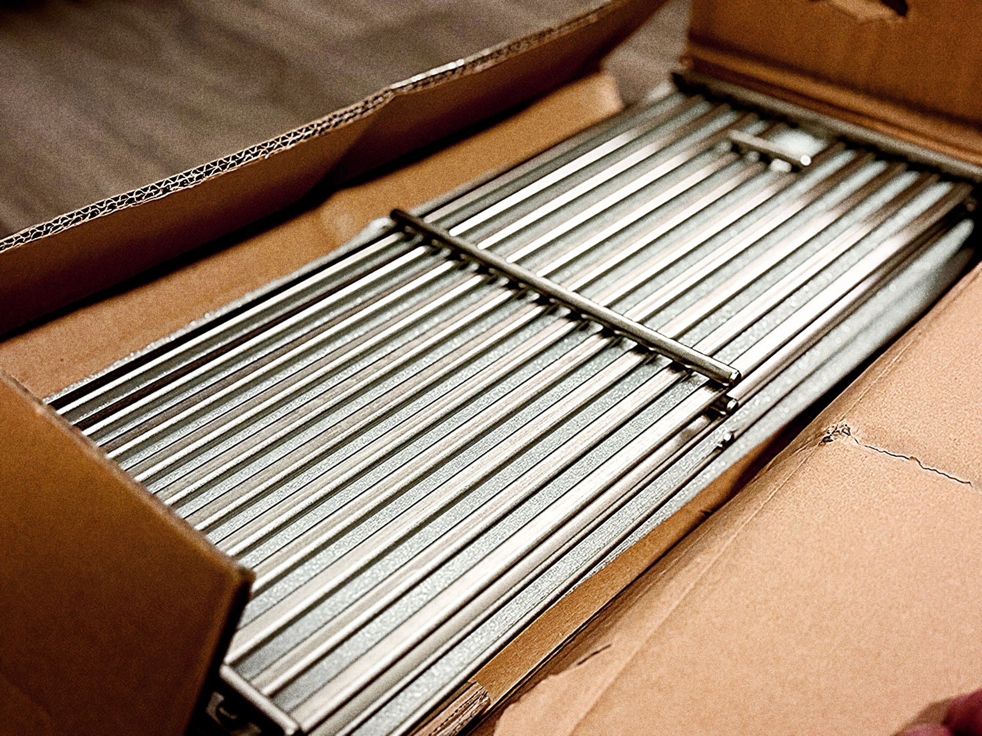 NEW! SafBbcue Stainless Steel Grill Grates 18”x7-3/8” 4-Pack – Fits Blaze, Bull, RCS