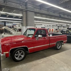 5.7 Chevy 1987 Short Bed