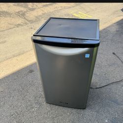 Stainless Steel Beverage Cooler Fridge Refrigerator With No Freezer 