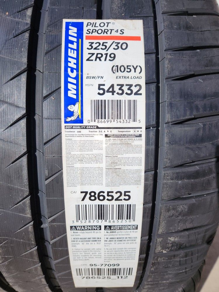 325 30 19 Michelin Pilot Sport 4S Corvette Z06 C6