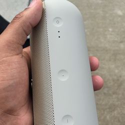 Beats Pill 