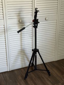 Velbon S-600 Fluid-Head Full Video Tripod with Smartphone Mount - YES IT’S AVAILABLE