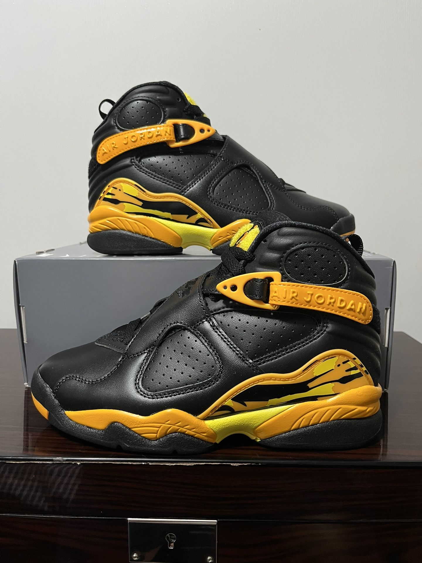 Nike Air Jordan Retro 8 Taxi Black Yellow Shoes CI1236 007 Women’s Size 5.5