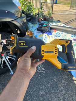 Dewalt 20 volts reciprocating saw
