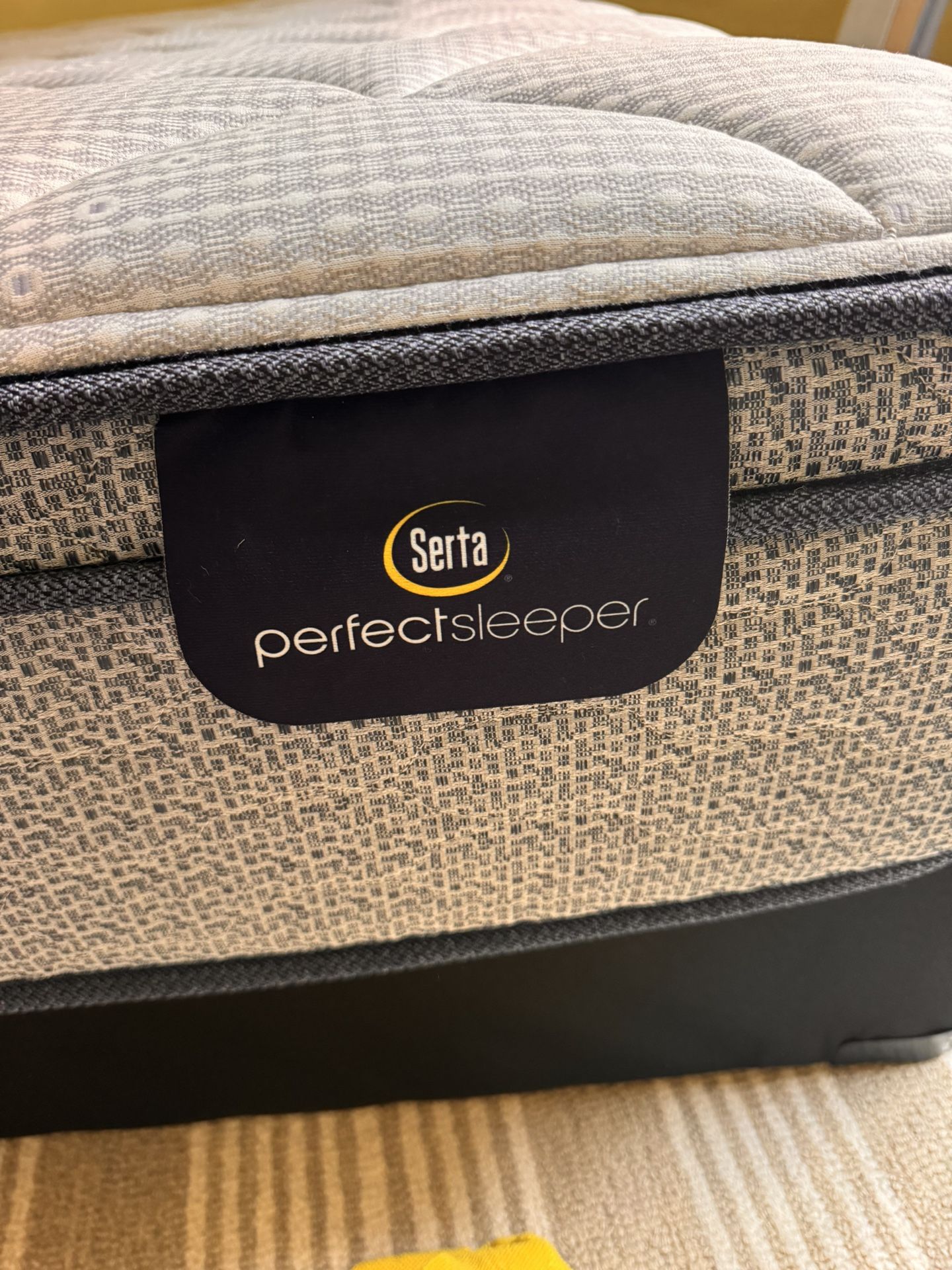 Serta Perfect Sleeper Mattress & Box Spring - Queen - Rarely Used
