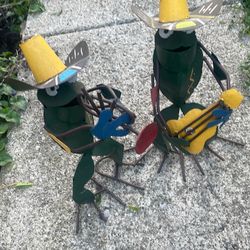 Garden decor  metal frogs