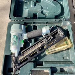 Hitatchi 15 Gauge Angled Finish Nailer