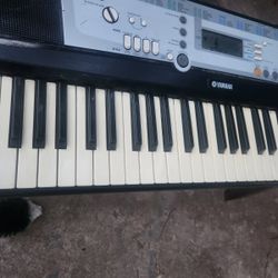Yamaha Keyboard