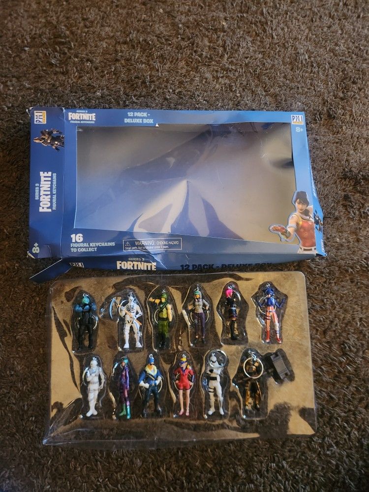Fortnight SERIES 3 12 PK KEYCHAINS