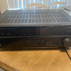 yamaha rx-v475 Receiver and  speakers $40