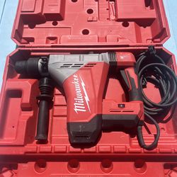 Milwaukee SDS MAX ROTO HAMMER CONCRETE