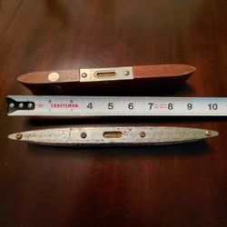 2 Used 9" LEVELS ! One Is Wood STANLEY, And 1 Is Metal !