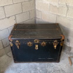 1930’s Steamer Trunk BEST OFFER