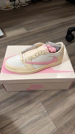 Nike jordan 1 low travis scott shy pink size 9.5 DS