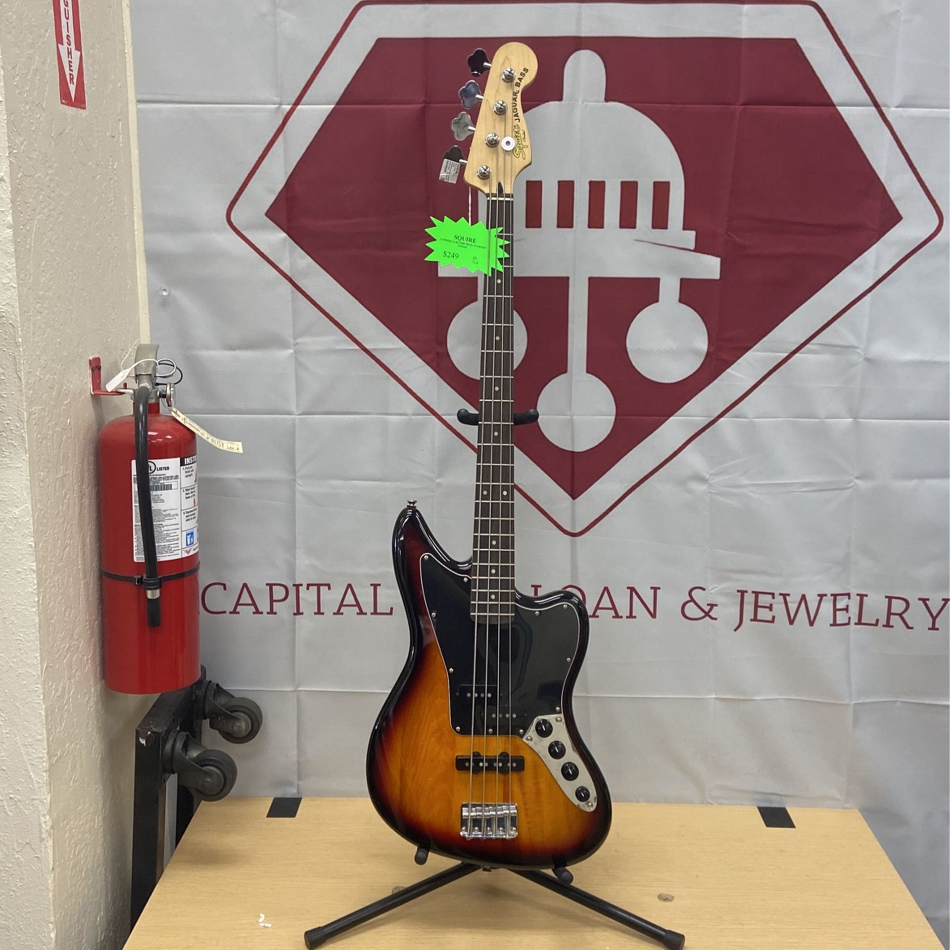92916 Squire Electric Bass 68106