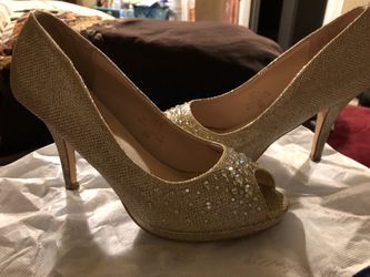 Nude sparkle heels size 6 1/2 $10