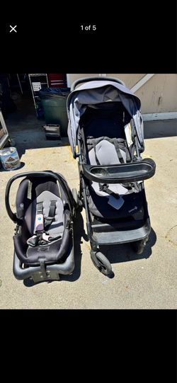 Stroller and infant car seat combo Safety First