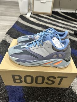 Yeezy Boost 700 - Carblu