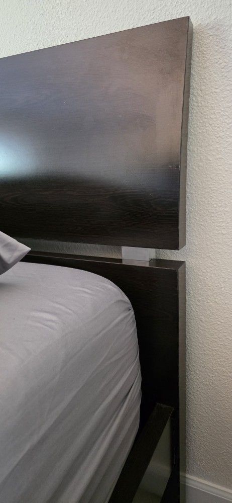 King Size Bed Frame Z-Gallery, Excellent Shape